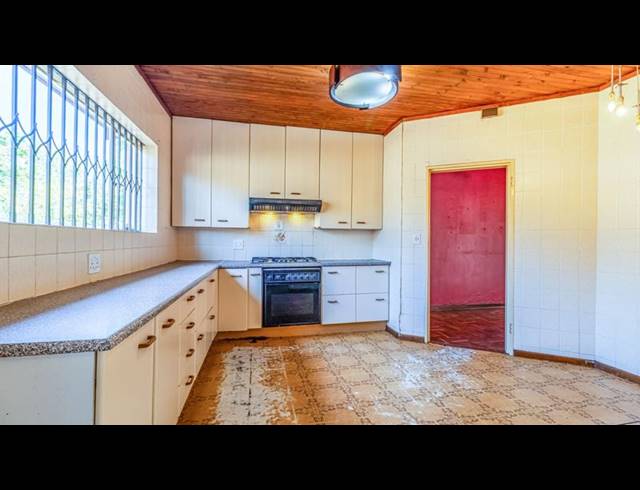 4 BEDROOM HOUSE FOR SALE IN LOMBARDY EAST